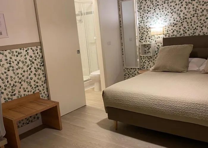 Nella Отель Флоренция