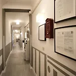 Отель Nella *